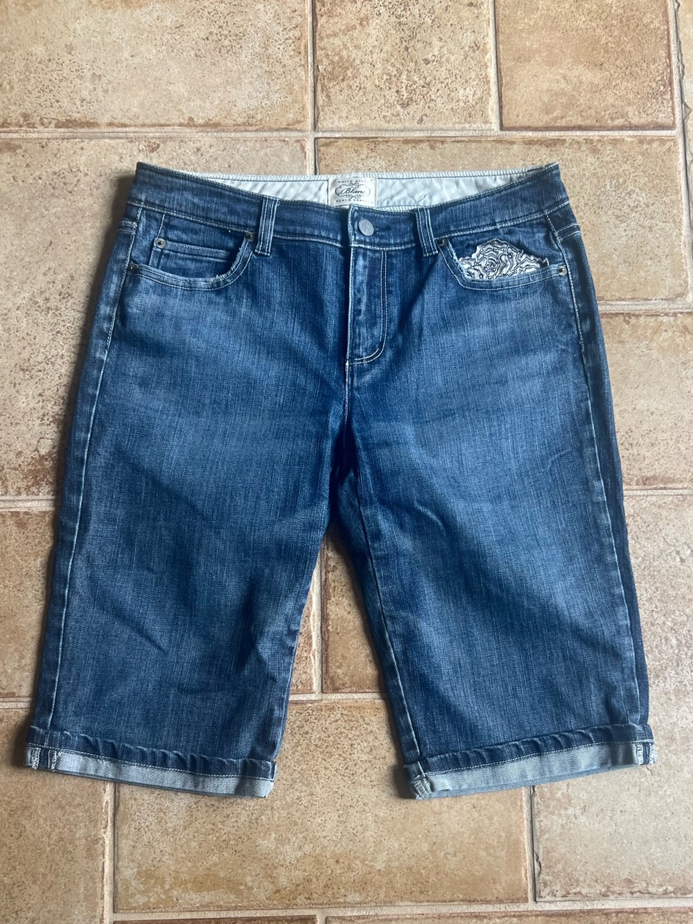 White House Black Market WHBM Blanc Denim Bermuda Shorts Blue Medium Wash Size 6